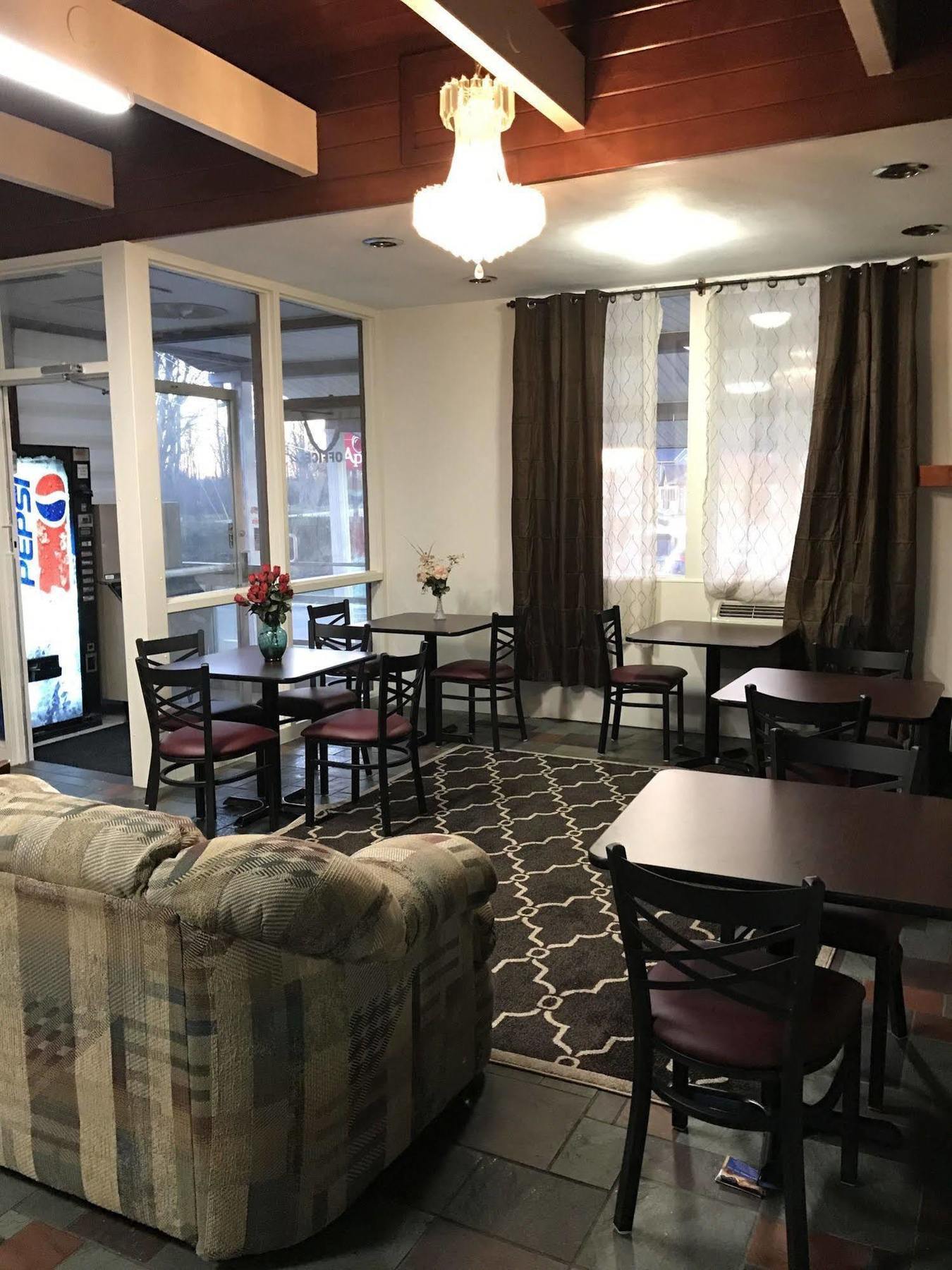 Budget Inn Batavia Zewnętrze zdjęcie